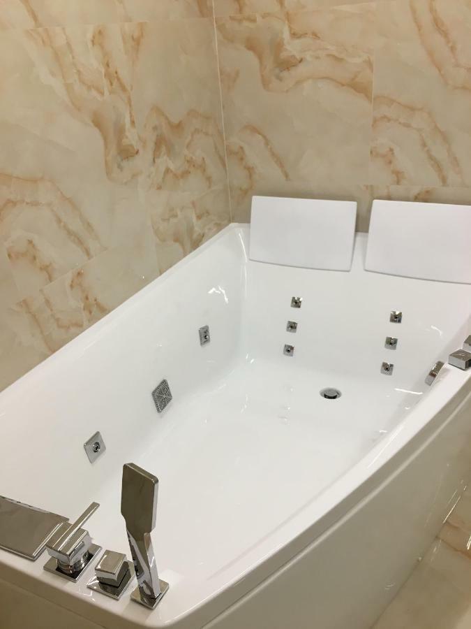 4-Room Jacuzzi Apartment إلفيف المظهر الخارجي الصورة